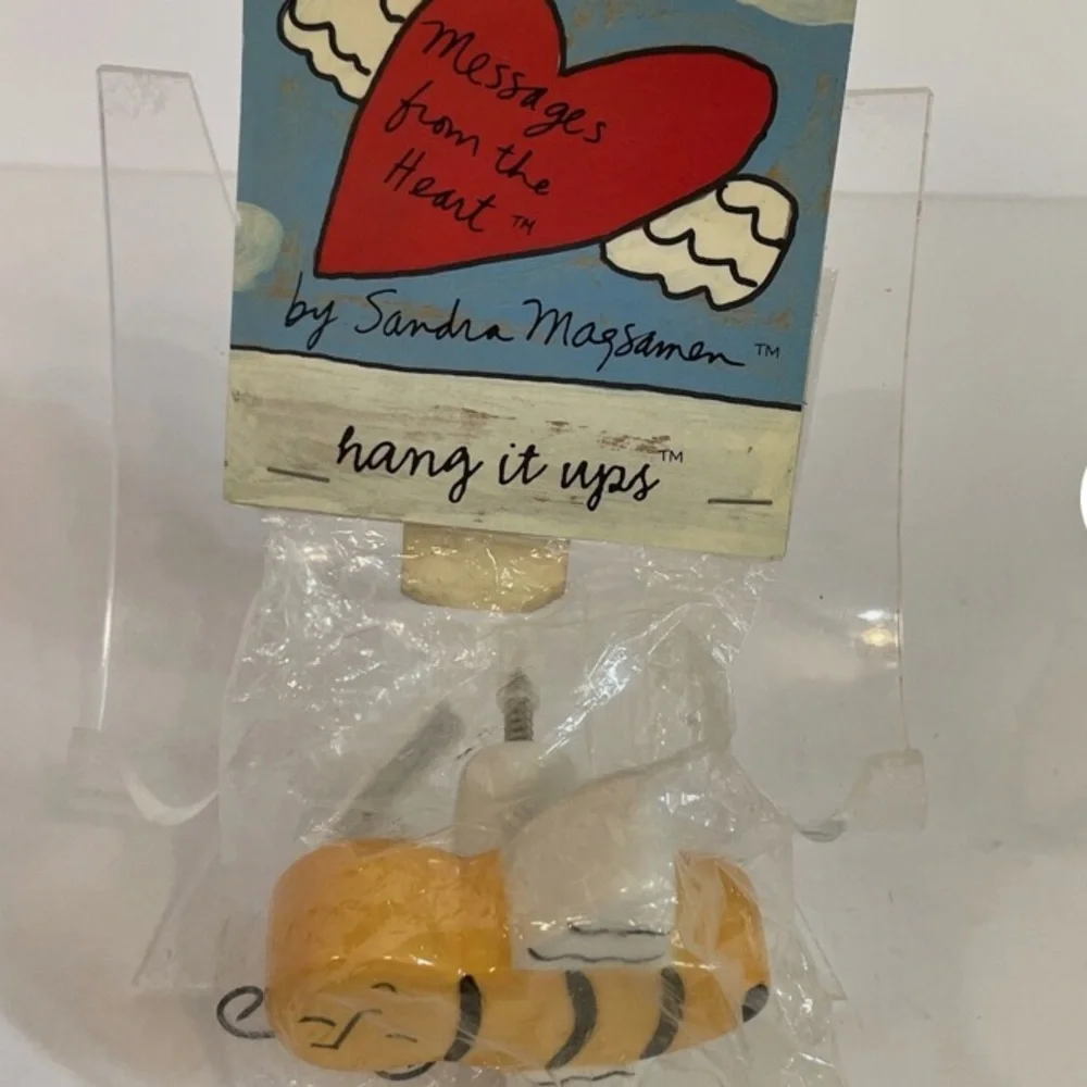 Silvestri Bee Drawer Knobs Set 4 NWT Ceramic Cabinet Pulls Farmhouse